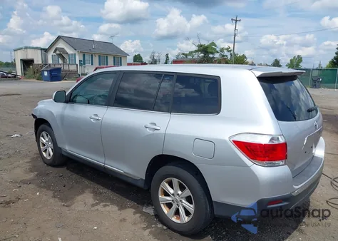 2012 Toyota Highlander Base V6 из США, поврежденный, VIN 5TDBK3EHXCS129321